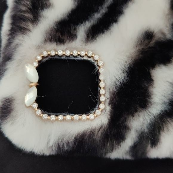 Zebra fur iPhone 11 rhinestone phone case - Picture 4 of 6